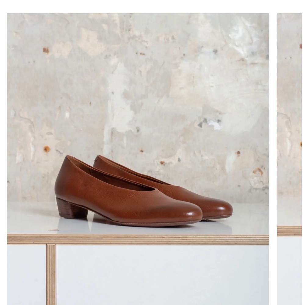 Classic Brown Leather Low Heel Pumps